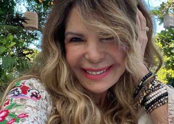Elba Ramalho se defende após Polícia suspender festa na casa onde ela mora