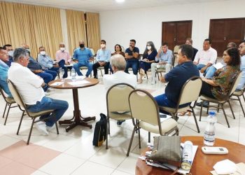 Prefeito de Porto Seguro faz pente fino nas contas do município