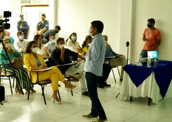 Em palestra para secretários municipais em Eunápolis, ACM Neto diz que é tempo de gestão eficiente