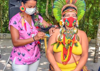 Prefeitura imuniza indígenas da Reserva da Jaqueira em Porto Seguro