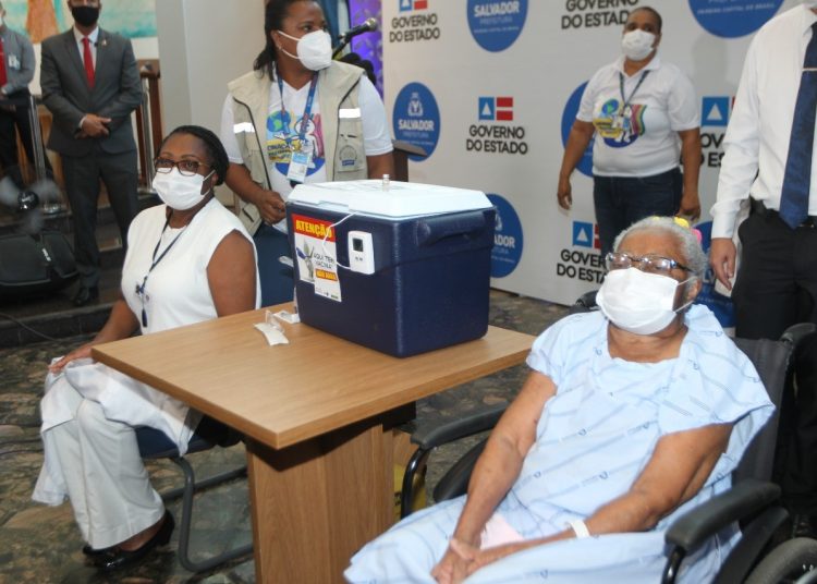 Primeiras Vacinas aplicadas na Bahia aconteceram nas Obras Sociais Irmã Dulce