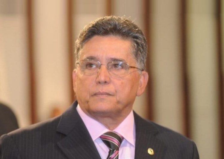 Jânio Natal rebate nota da PM e mantém funcionamento do delivery durante toque de recolher