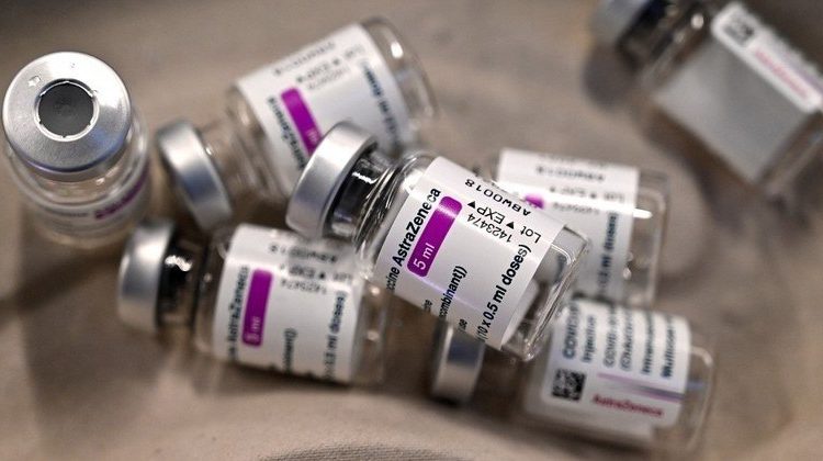 Ministério da Saúde recebe 6,5 mi de vacinas da Fiocruz nesta sexta