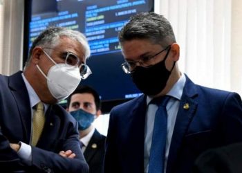 CPI Covid: MPF-BA e SESAB terão de prestar informações sobre compra fracassada dos respiradores do Consórcio do NE