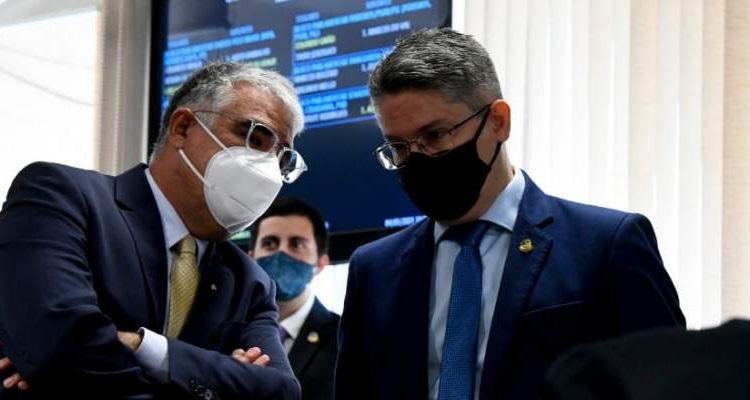 CPI Covid: MPF-BA e SESAB terão de prestar informações sobre compra fracassada dos respiradores do Consórcio do NE