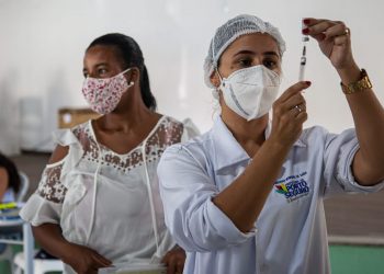 Porto Seguro: Município atinge 87% da meta prevista para vacinação de profissionais da educação