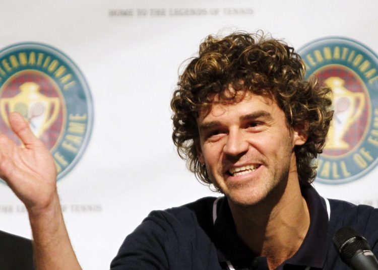 Há 20 anos, Gustavo Kuerten se tornava tricampeão de Roland Garros