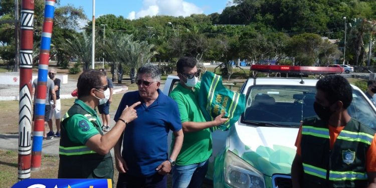 Secretaria de Meio Ambiente de Porto Seguro apresenta nova frota e distribui mudas e árvores frutíferas