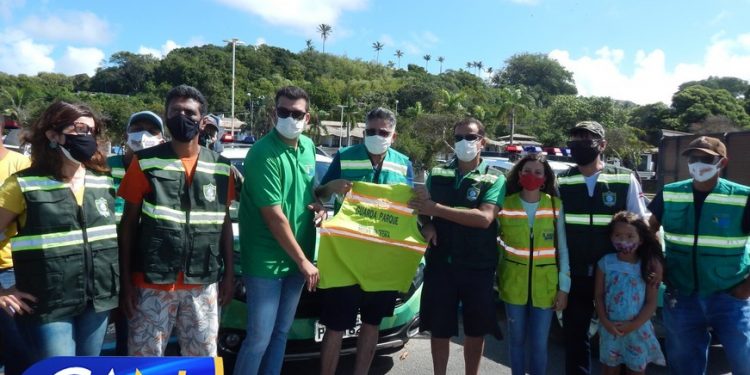 Secretaria de Meio Ambiente de Porto Seguro apresenta nova frota e distribui mudas e árvores frutíferas