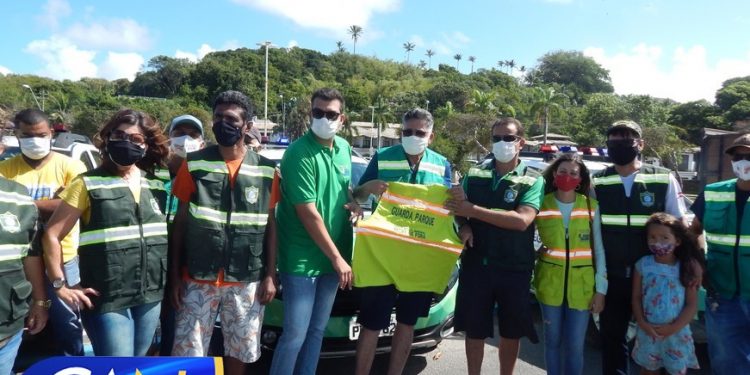 Secretaria de Meio Ambiente de Porto Seguro apresenta nova frota e distribui mudas e árvores frutíferas