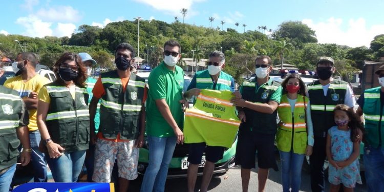 Secretaria de Meio Ambiente de Porto Seguro apresenta nova frota e distribui mudas e árvores frutíferas