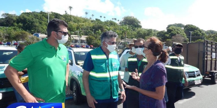 Secretaria de Meio Ambiente de Porto Seguro apresenta nova frota e distribui mudas e árvores frutíferas