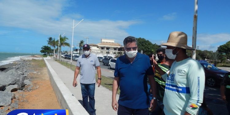 Secretaria de Meio Ambiente de Porto Seguro apresenta nova frota e distribui mudas e árvores frutíferas