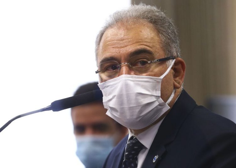 Ministro diz que foi responsável por decisão de não nomear médica