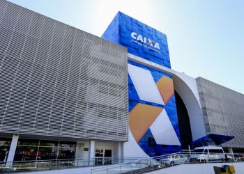 Caixa libera abono salarial para trabalhadores nascidos em maio