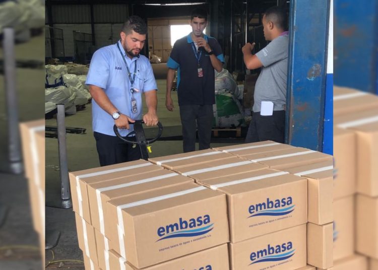 SOLIDARIEDADE | Embasa envia mais de 40 mil copos de água para vítimas das enchentes no Rio Grande do Sul