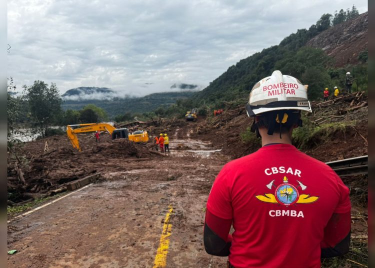 RIO GRANDE DO SUL | Bombeiros da Bahia continuam nas buscas por desaparecidos