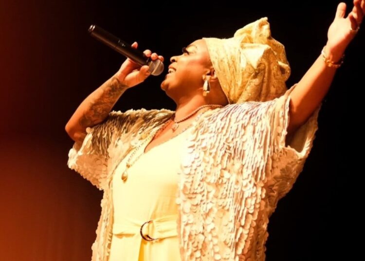 Feira Baiana de Agricultura Familiar apresenta show gratuito de Paula Sanffer, neste domingo (14)