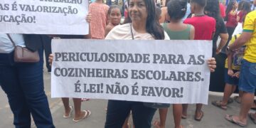 EUNÁPOLIS | Desfile de 7 de Setembro é marcado por protestos e estrutura improvisada