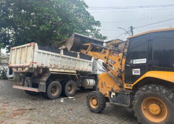 PORTO SEGURO | Limpeza pesada reforça manutenção das vias e espaços públicos no Campinho