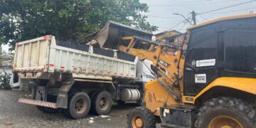 PORTO SEGURO | Limpeza pesada reforça manutenção das vias e espaços públicos no Campinho